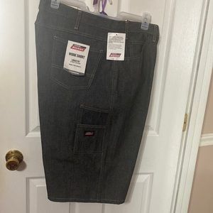 Genuine Dickies Big Mens Loose Fit Multi Use Pocket Work Shorts; size: 42